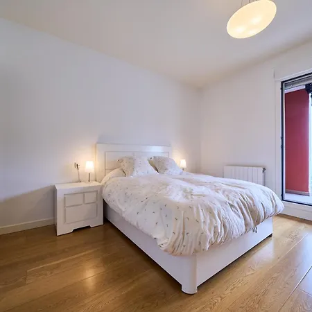 Lejlighed Family Retreat With Views, Terrace & Parking Vitoria-Gasteiz