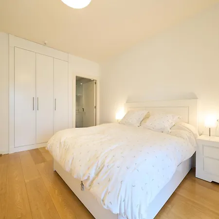 Apartment Family Retreat With Views, Terrace & Parking